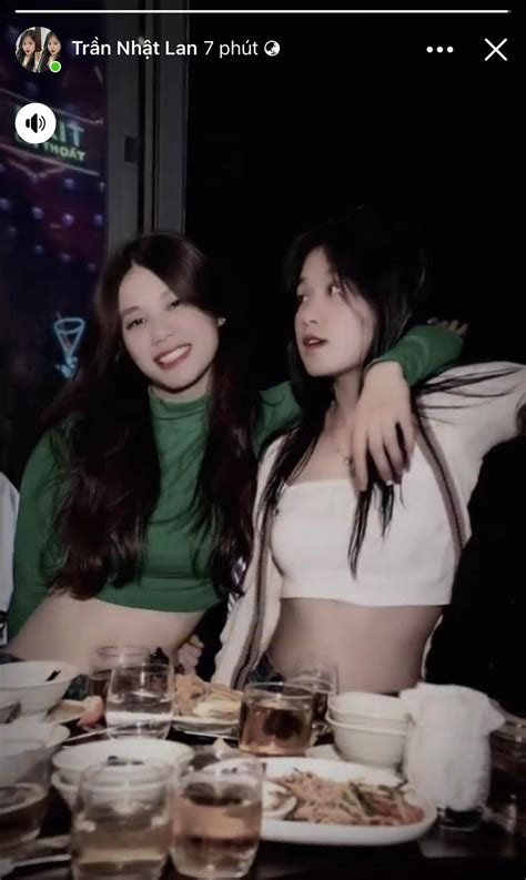 Tuyển thủ nữ U20 Việt Nam đọ sắc cùng hot girl Như Tuyền