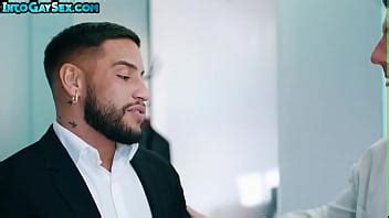 Semental Musculoso Y Tatuado Disfruta Del Anal A Pelo Con Su Novio XVIDEOS