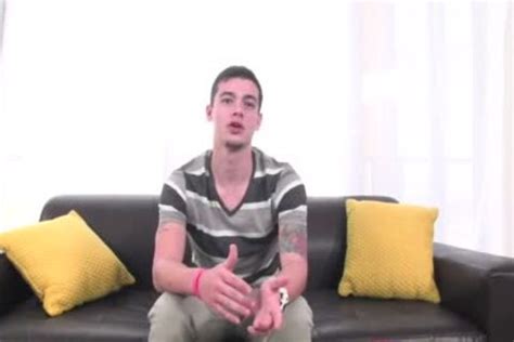 Gay Dotado Socando Na Vagina Lisinha Da Putinha Na Transa Perfeita Cnn Amador