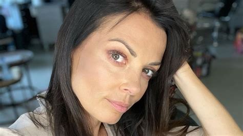 Letnia Katarzyna Glinka Eksponuje Ob Dnie Zgrabne Cia O W Bikini