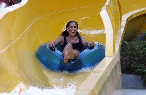 Anabel Pantoja Sexy Shows Off Her Curves In A Bikini At Warner Park In Madrid Spain AZNude