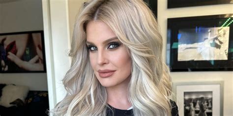 Kelly Ripa Looks Different With New Lips Changed Skin Sparking Hot Discussion