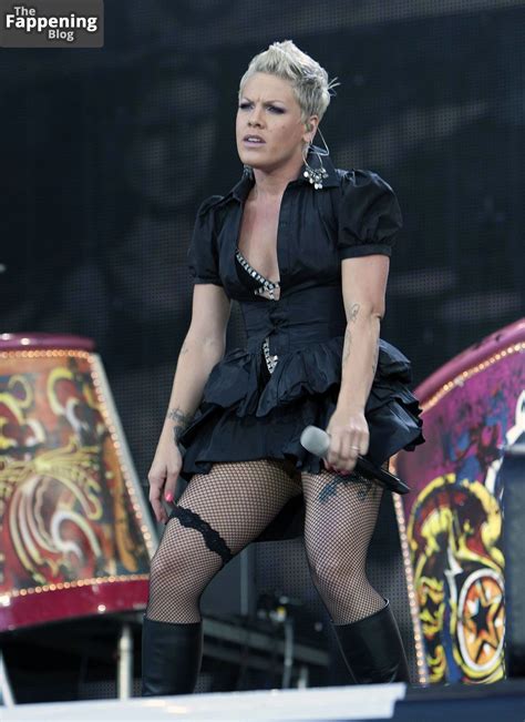 Alicia Moore Nude Photos Videos TheFappening