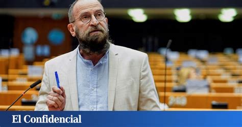 A Dios rogando y con la orgía gay dando