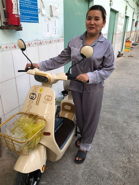 Khách hàng tấp nập rinh xe điện Hot Girl VC K trong đầu tháng