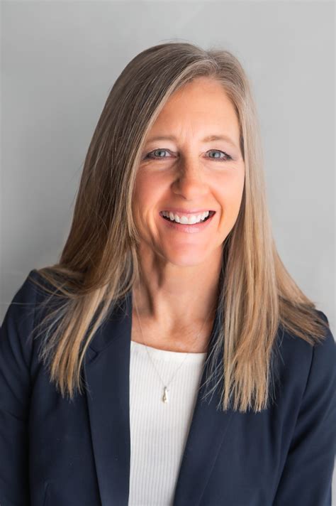Donna Luechtefeld-Tebbe Promoted to Market Senior Lender - Heartland