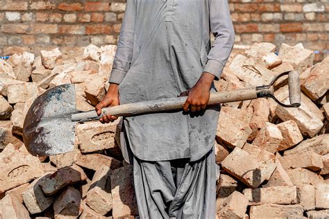 Breaking The Chains: How To Tackle Bonded Labour in Pakistan?
