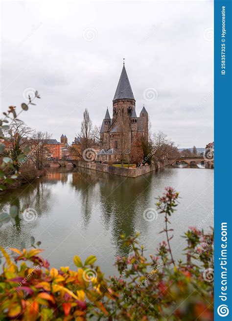 Neuf O El Nuevo Templo De Metz France Imagen De Archivo Imagen De