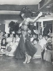 1ª boate gay de Brasília resiste e ainda abriga cena drag da capital