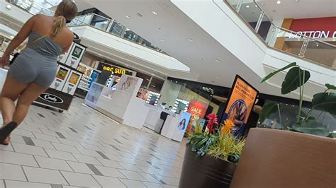 Milf At The Mall VTL OC Spandex Leggings Yoga Pants Forum