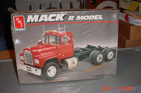 Amt Mack R Model Conventional Semi Truck 6129 Sealed Amt Old Mack