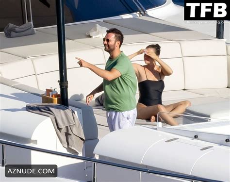 Selena Gomez Sexy Seen Flaunting Her Hot Bikini Body At The Beach In Positano AZNude