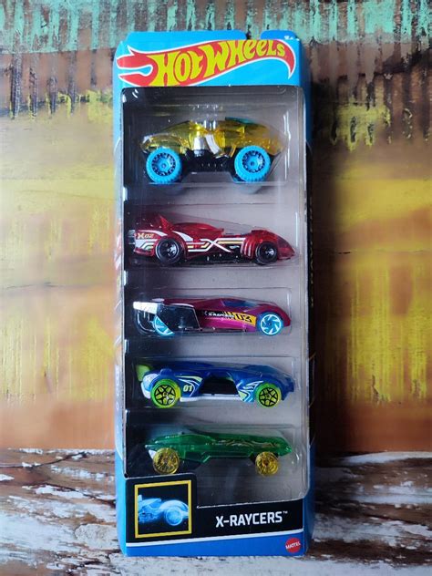 HOT WHEELS 5 PACK X RAYCERS NEJLEPŠÍ AUTA NA DRÁHY Aukro