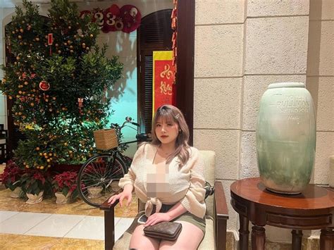 Hot girl ngực khủng Hải Dương dạo phố đi bộ