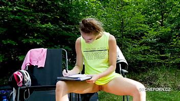 Giovane Studentessa Nela Porno Sotto La Gonna Della Figa XVIDEOS