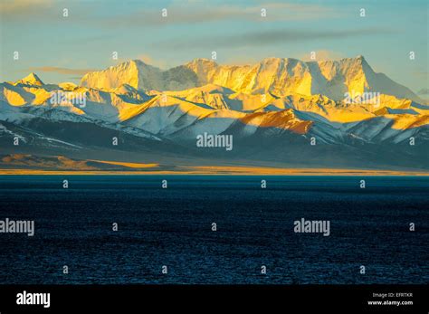 Tibet Hi Res Stock Photography And Images Alamy