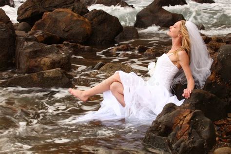 Pretty Blonde Bride Along The Ocean Stock Image Image Of Outdoors Smile 20033435
