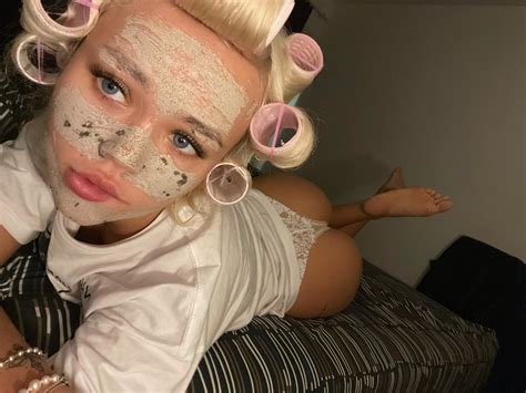 What S Prettier The Face Or The Ass Nudes Booty NUDE PICS ORG