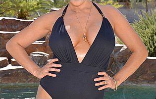 Free Porn Pics Of Ryan Keely Likes Showing Her Hot Body Outdoor MyPornstarBook Net