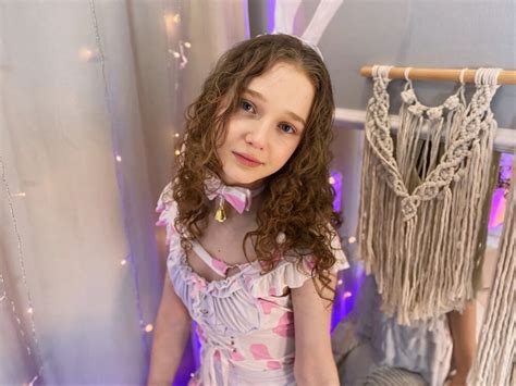 Rose Charming Cam Model Free Live Sex Show Chat Stripchat