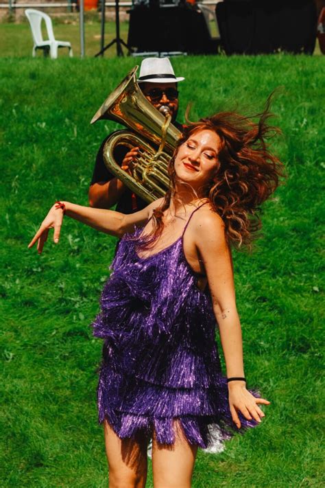 20+ Street-Ready Mardi Gras Outfits That Stand Out In Any Parade