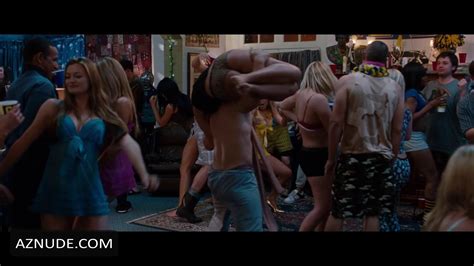 Abby Elliott Nude Aznude