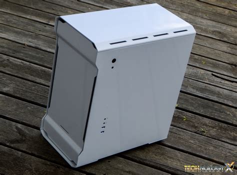 Phanteks Enthoo Evolv PC Chassis Review - Top of the Line Build Quality ...