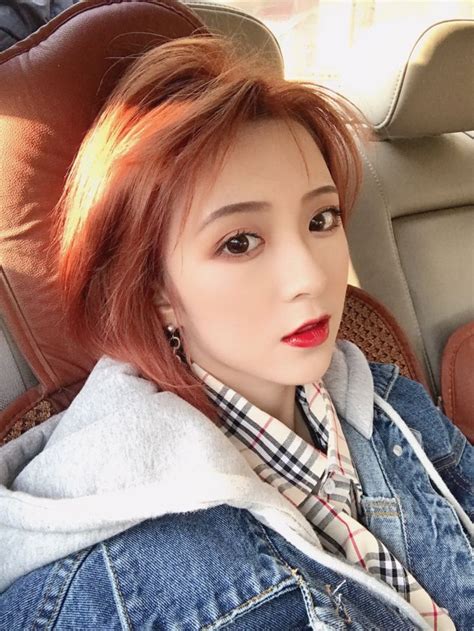 Hot girl sinh năm 1999 nhuộm tóc liên tục trong 5 năm và không có ý định dừng lại