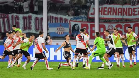 River Plate Le Ganó 2 1 A Estudiantes De La Plata En Córdoba Y Se