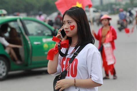 C G I Xinh P V Y Quy N R C Bi T Danh Hot Girl Ng G T Th Thu T It C M Nang Cho