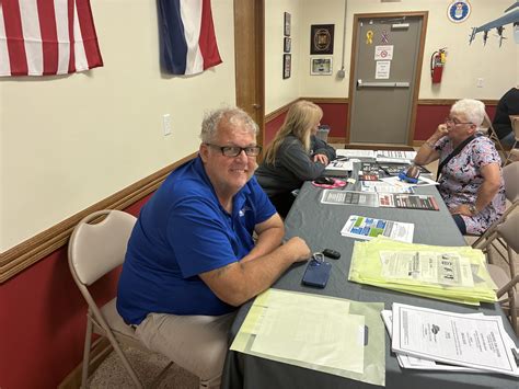 Workers are discussing the fairness of Home Depot job pay rates 18