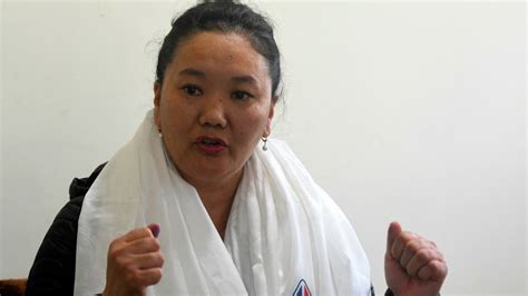 Лакпа Шерпа, която е готова да пребори всичко, за да се изкачи на върха