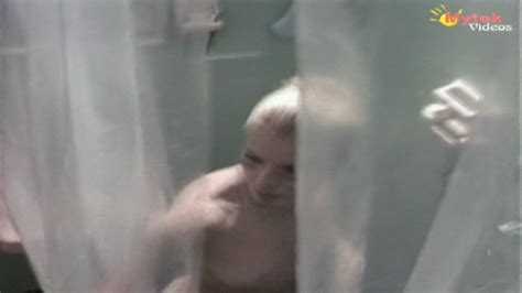 Naked Angelica Chain In Ratas De La Ciudad