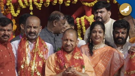 Hyderabad Up Cm Yogi Adityanath Visits Bhagyalaxmi Temple At Charminar