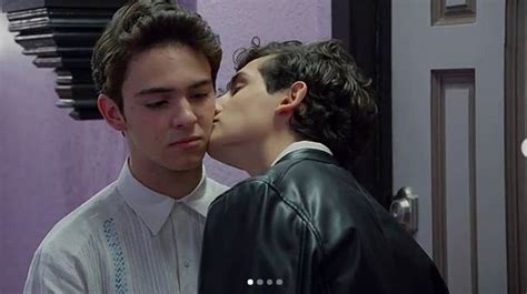Así fue el primer beso de ArisTemo la pareja gay más exitosa de Televisa VIDEO