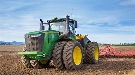 Combine and Tractor Sales Continue Their Growth - The Farm