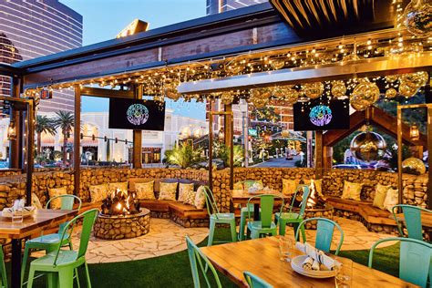 Happy Camper Party Pizzeria Opens On Las Vegas Strip Food Entertainment