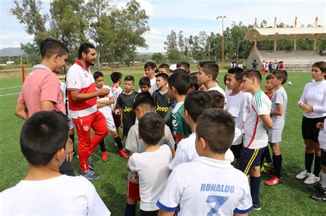 Club Necaxa Realiza Clínica De Entrenamiento Con 100 Niños Calvillenses