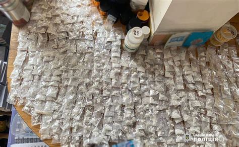 Спецоперація поліції: у Києві затримали наркоділків, які роз’їжджали на ...