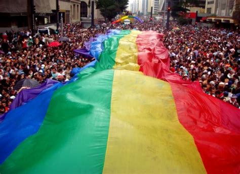 Dicas da Sapa Tilha programação da parada gay de São Paulo Revista de Notícias