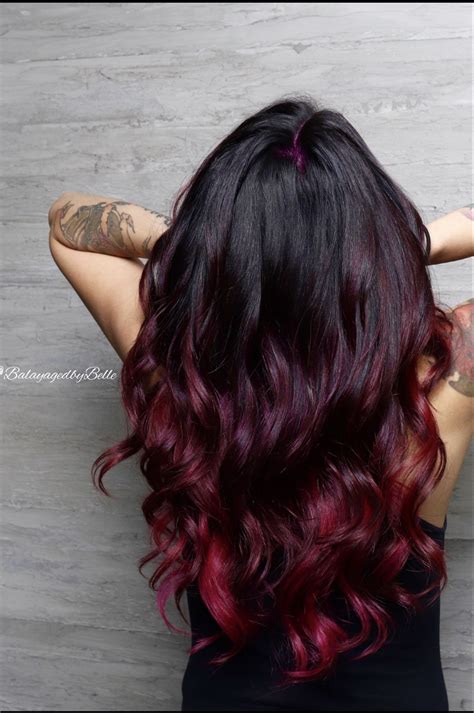 Beauty experts explain the application of ombre burgundy hair dye 2