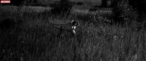 Les traqués nude pics page