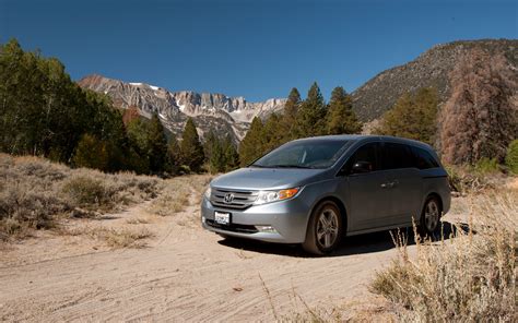 2011 Honda Odyssey Touring Elite - Automobile Magazine