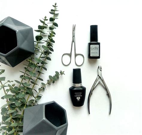 Пин на доске Визуал контент | Линейный маникюр, Маникюр, Этнические ногти