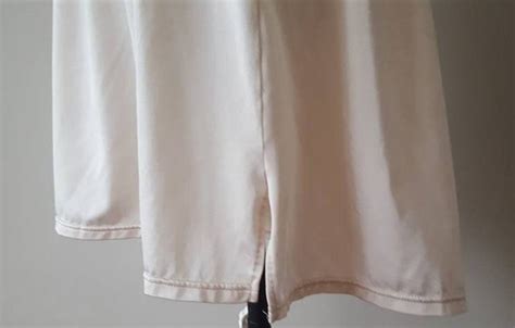 Half Slip Medium Vanity Fair Almond Nude Nylon Above Gem