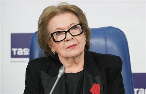 25 лет после возвращения философа Александра Зиновьева из изгнания на ...