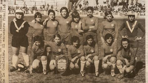 ABC reúne a las pioneras del fútbol femenino español