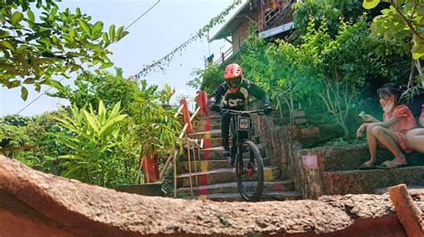 Bendungan Urban Downhill Semarang Kompetisi Balap Sepeda Pertama Di