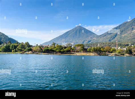 Costa De San Lucas Tolim N Village En El Lago De Atitl N