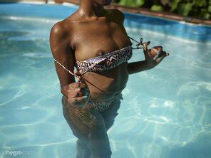 AMATEUR GIRL Katherina Skinny Dipping 12 14000px Porn